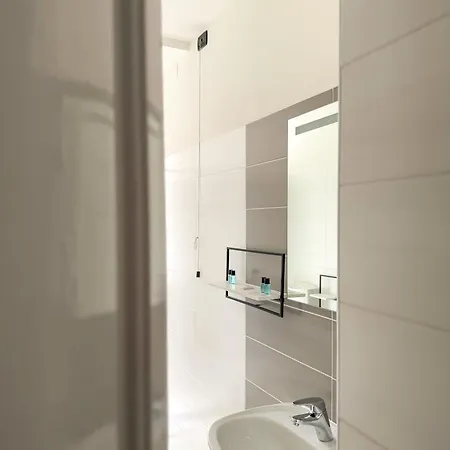 Salvarezza 3* 诺利