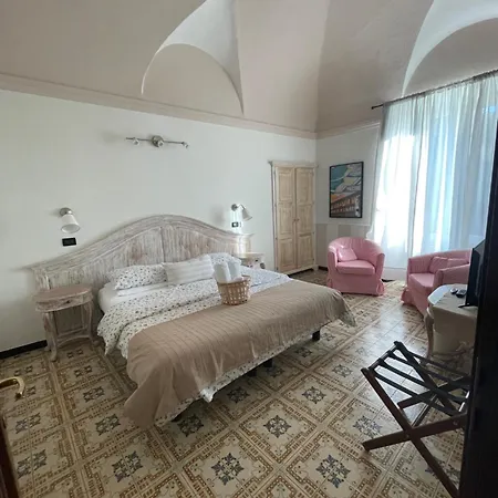 Salvarezza 住宿加早餐酒店 3*